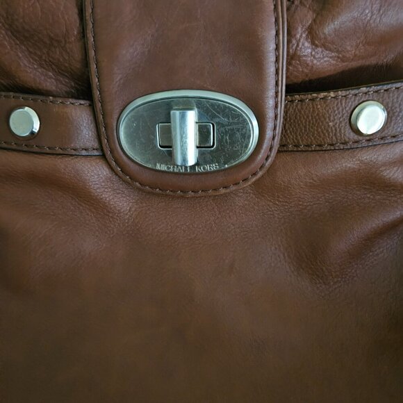 ๐3 for $20! Michael Kors Chandler Turnlock Shoulder Bag - Picture 10 of 16